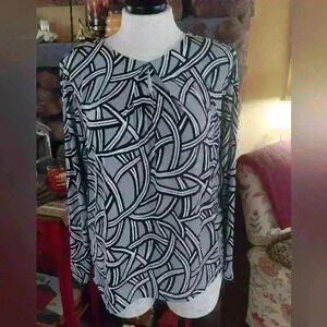 Liz Claiborne Geometric Print Top